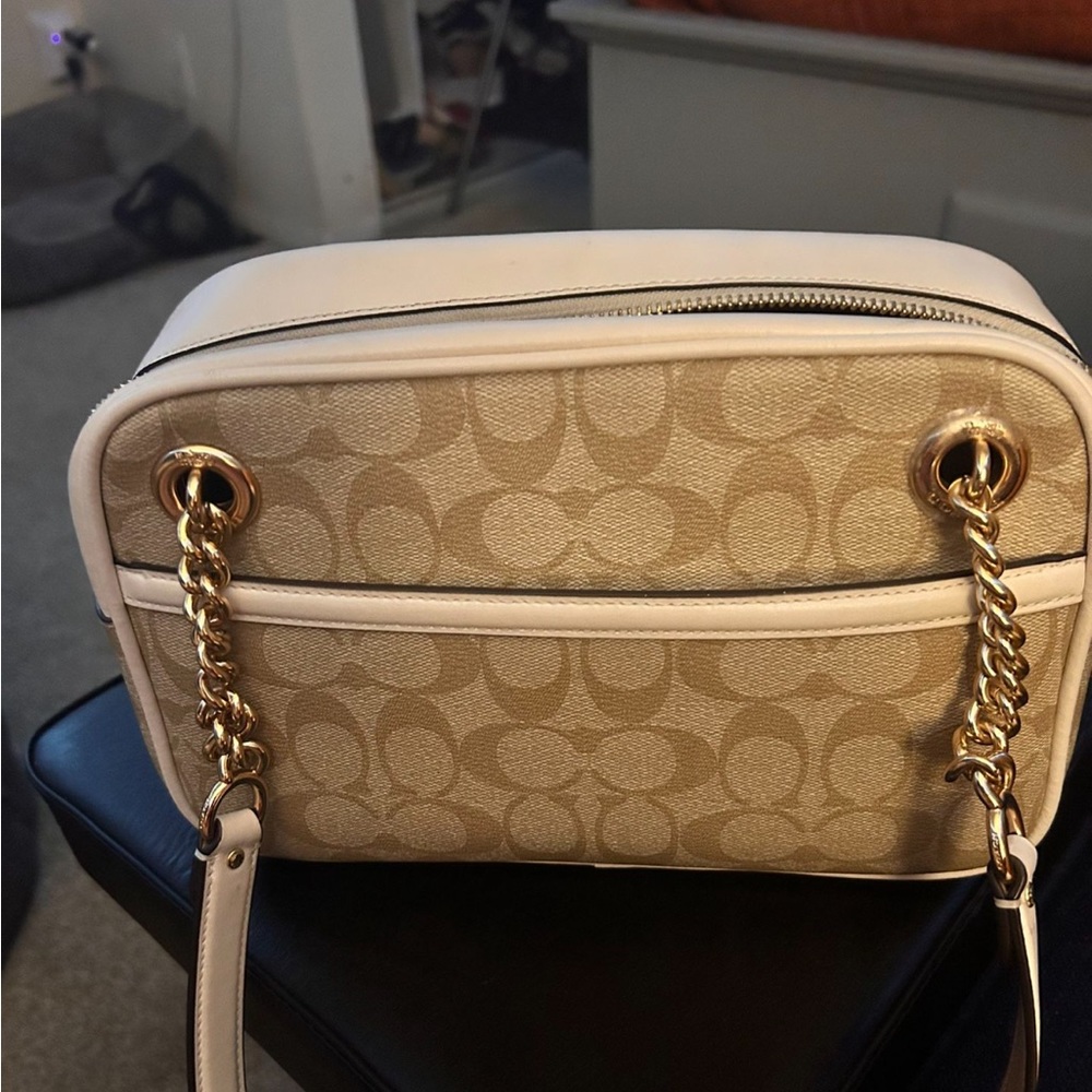COACH SMALL PURSE
